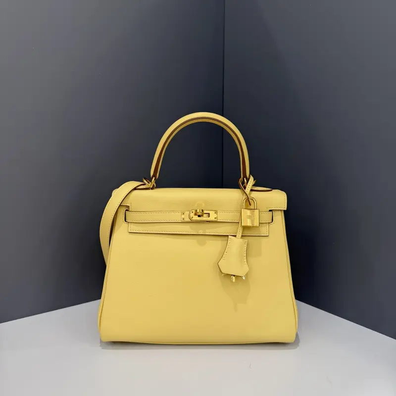 Pre-owned HERMÈS Leather tote bags Hermes Kelly 25 Swift 1Z Jaune Poussin (kr1229m2)