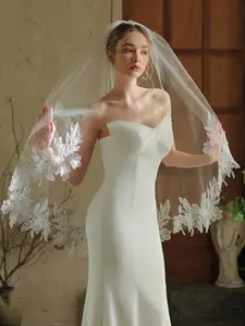 Floral Lace Wedding Veil with Comb, Long Tulle Veil Featuring 3D Embroidered Flower Edge, Romantic Handmade Bridal Hair Accessory, Bohemian Style Lace Veil for Modern Brides, Wedding Ceremonies & Bridal Showers