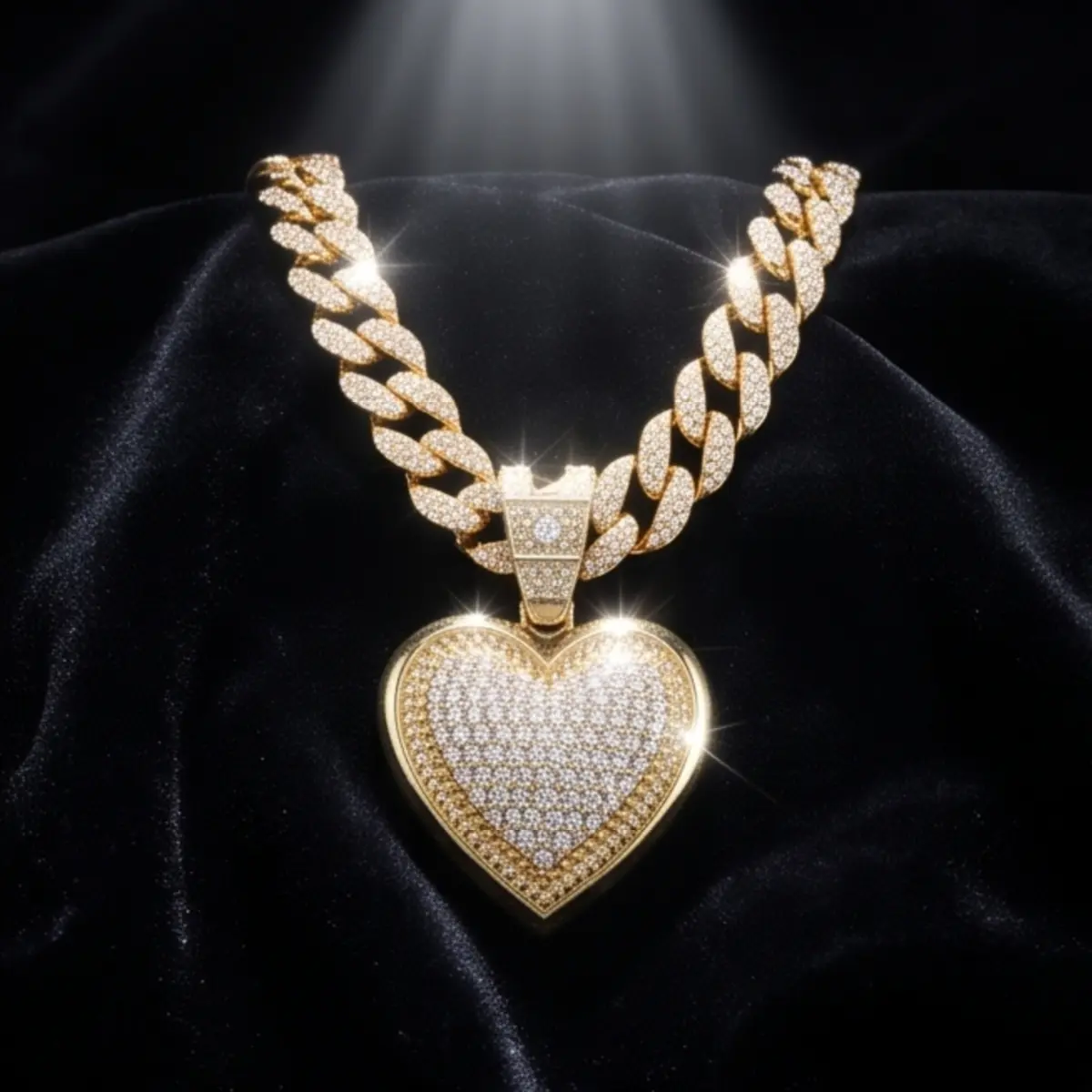 Pendant Necklace with Iced Out Heart, Hip-Hop Stainless Steel Cuban Chain for Men & Women, Statement Jewelry for Parties & Everyday Wear