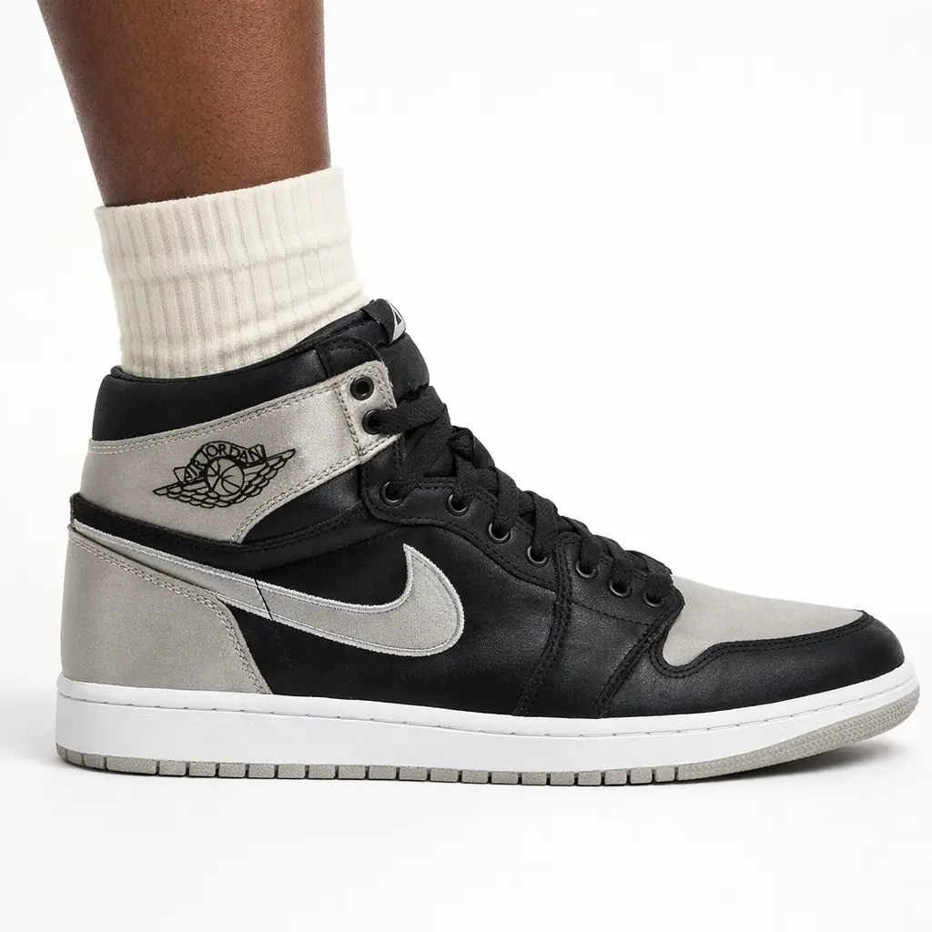 NIKE Jordan Women's Grey Jordan 1 Retro High OG Classic High-Top Sneakers - Streetwear Sports Footwear, Rubber Grip Outsole for Steady Traction, FD4810-010, Classic Sneakers, Cushioning