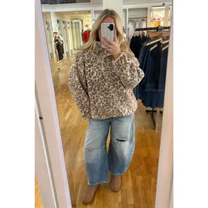 Le Lis: Leopard Fleece Jacket