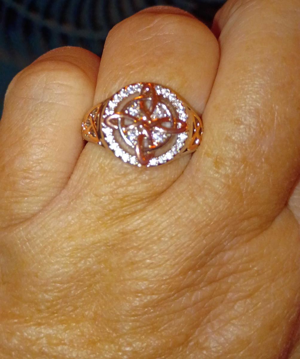 Item: Witch's Knot Ring, 8