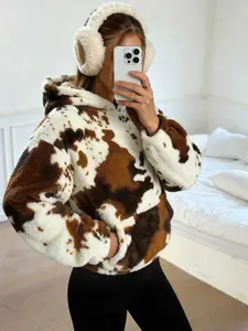 Women's Cow Print Fleece Hoodie, Winter Trendy Loose Warm Long Sleeve Pullover Sweatshirts, Y2K Bad Girl Style, Streetwear Essential, Casual Fashion