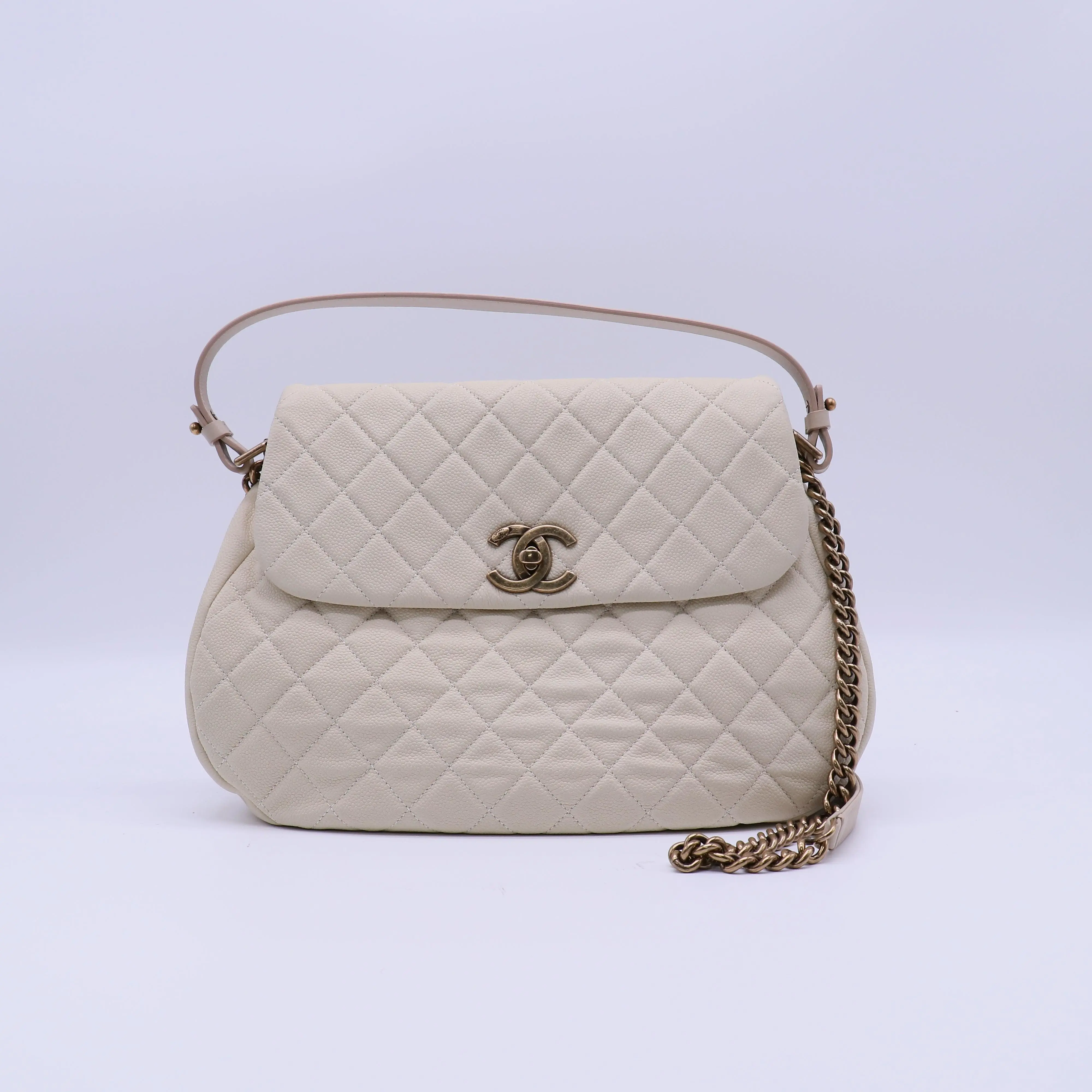 Pre-owned CHANEL Leather Shoulder Bags Light Beige Quilted Matte Caviar CC Messenger Bag B22124