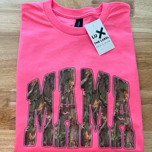 MAMA CAMO GILDAN UNISEX T-SHIRT
