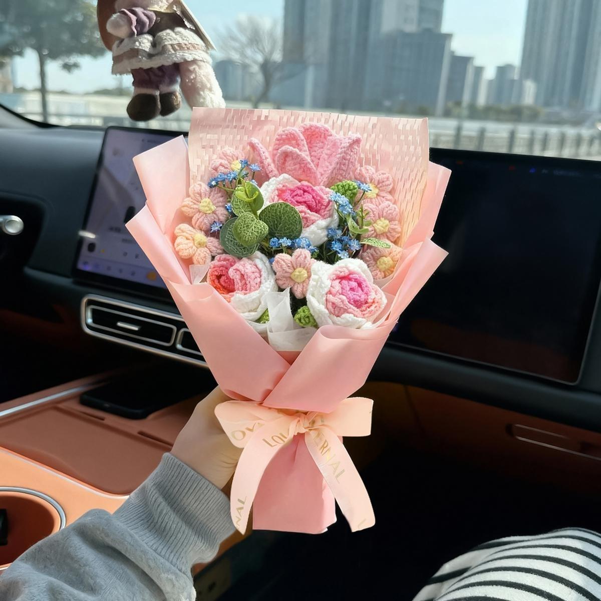 Mother's Day 1pc Handmade Knitted Rose & Lily Bouquet, Yarn Crochet Artificial Floral, Home Decoration, Perfect Gift for Christmas,  Valentine's Day, Birthday, Wedding and Anniversary