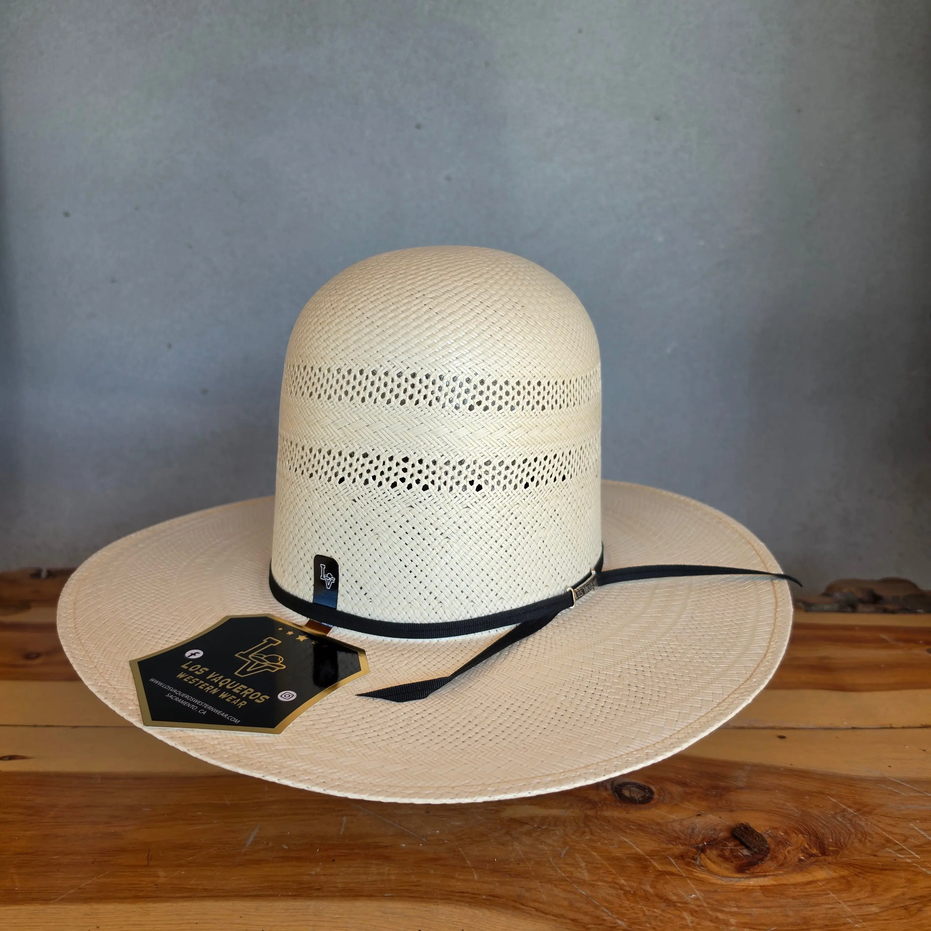 Los Vaqueros Straw Hat Open Tall Crown Two Rounds White