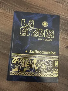 La Biblia Latinoamérica Bilingual Hardcover with Study Notes for Easy Reading and Daily Use(Color May Very)