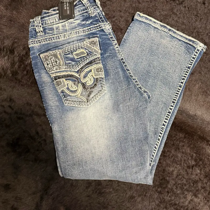 Answer Me Anchor Ancla Jeans with Embroidered Pockets and Distressed Details