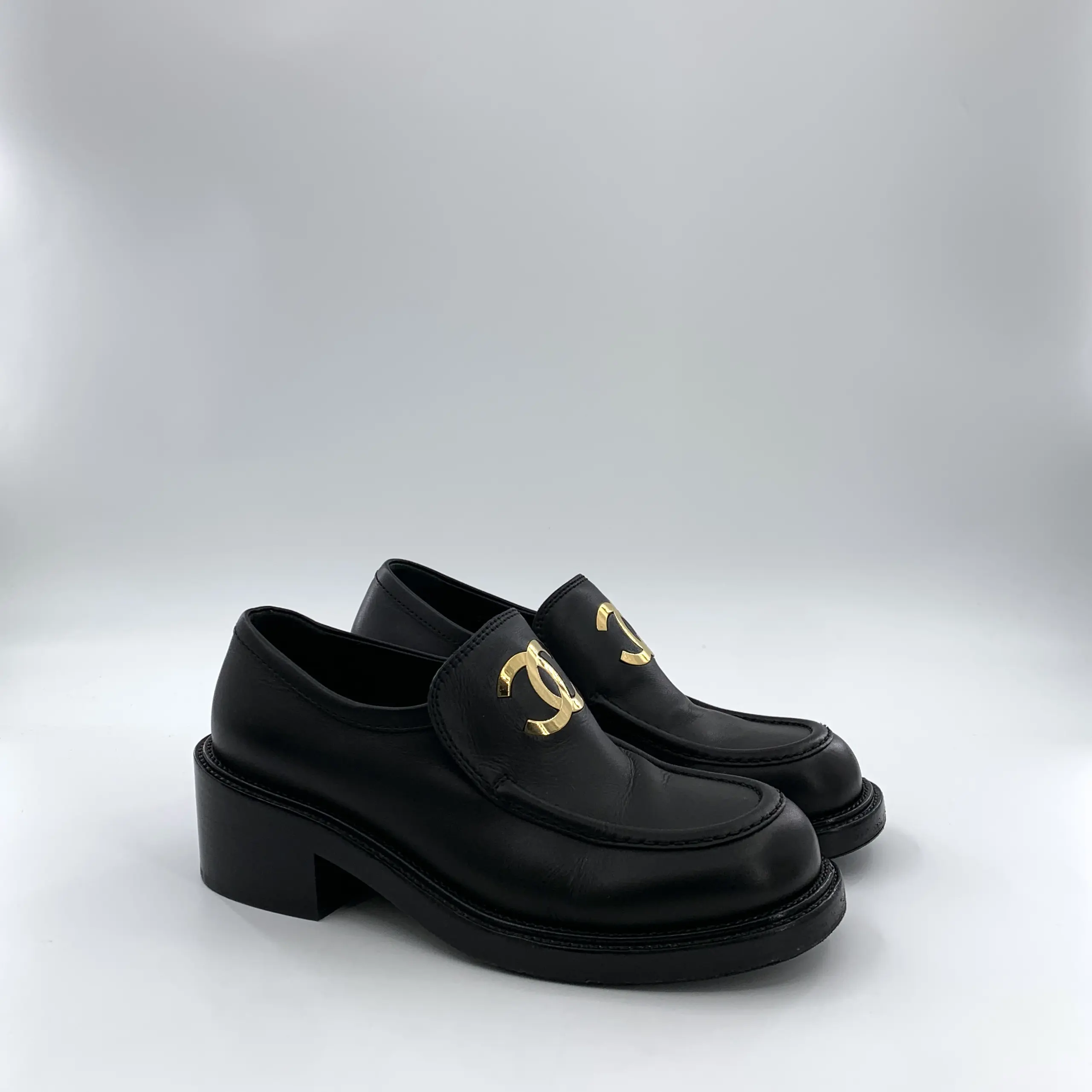 RDLT-Chanel Black Leather CC Logo Loafers Block Heel Size 38.5-H35729