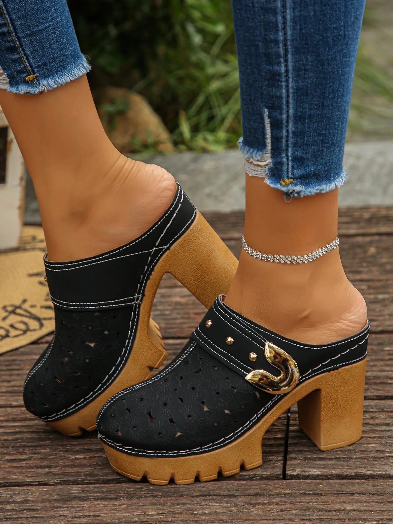Summer New Retro Vintage Hollow Out Thick Sole Sandals for Women, PU Leather Plain Design, Metal Buckle Slip-On Mules, Comfortable Chunky Heels Western Mules