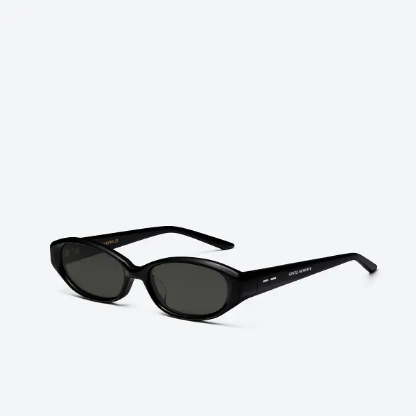 GENTLE MONSTER Monica 01 Black Frame Black Lenses Cat-eye Shape GENTLE MONSTER Monica 01 Black Frame Black Lenses Cat-eye Shape