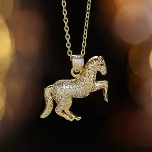 1pc Women's Horse Pendant - Golden-Toned Copper Horse Chain, Elegant Equestrian Jewelry Gift for Horse Lovers, Daily Wear & Party Necklace with Dainty Horse Charm|Mercedes Animal Pendant Necklace Men and Women Puck Fashion Trend Lucky Jewelry Gift