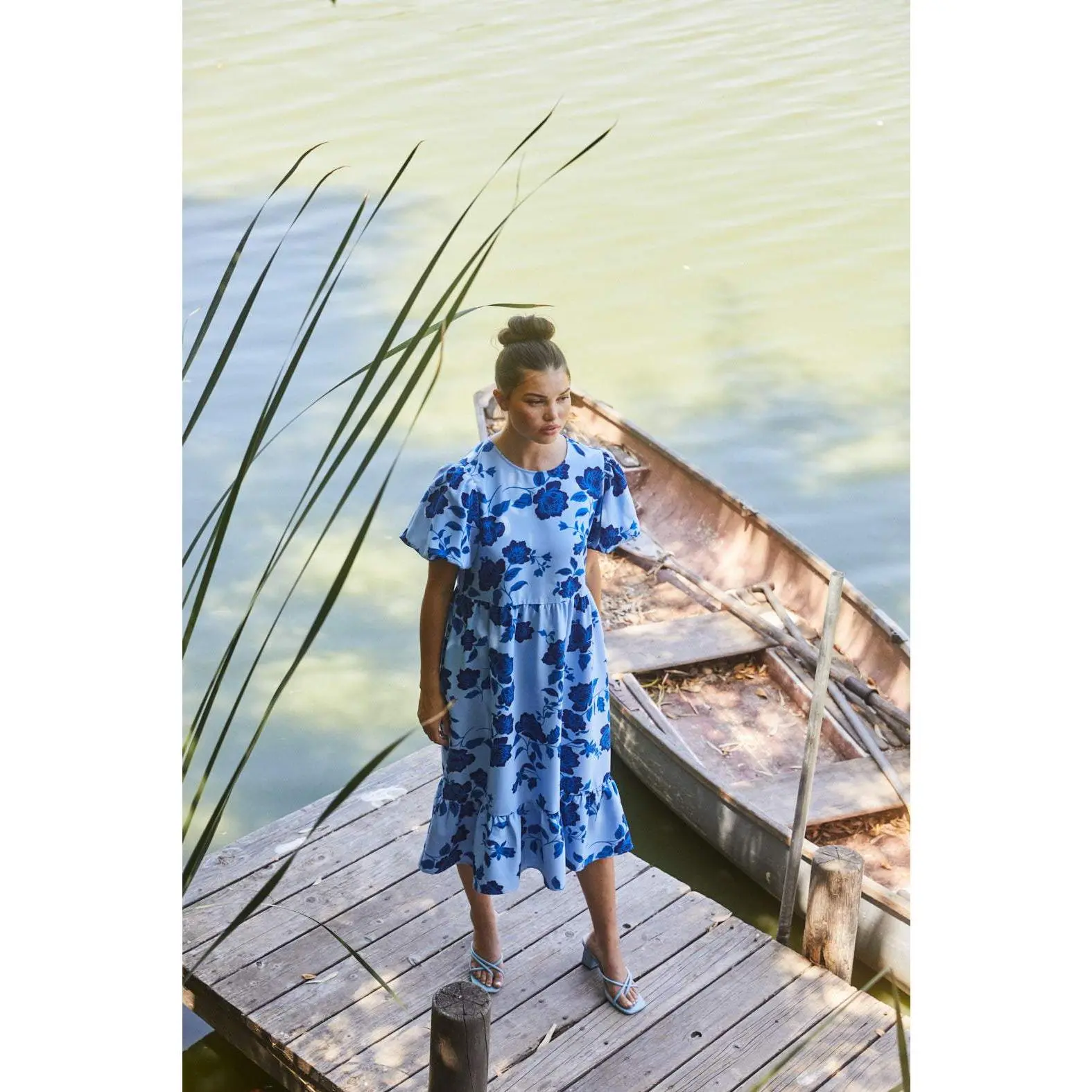 Skyline Floral Papillon Puff Sleeve Midi Dress