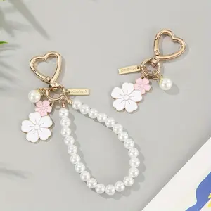 Creative Sakura Pearl Keychain, Korean Vintage Cute Pearl Key Ring, Bag Pendant, Keychain For Bags, Earphone Decor, Perfect Gift for Friends, Lobster Clasp Decoration，Christmas gift