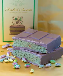 Farhat Sweets Dubai Chocolate - Rich Taste from Dubai - Perfect for Chocolate Lovers - Convenient Packaging - Delightful Choice for Enthusiasts