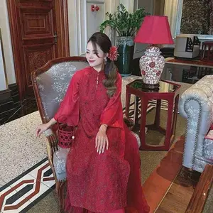 Áo dài kèm chân váy đỏ - Vietnamese traditional dress