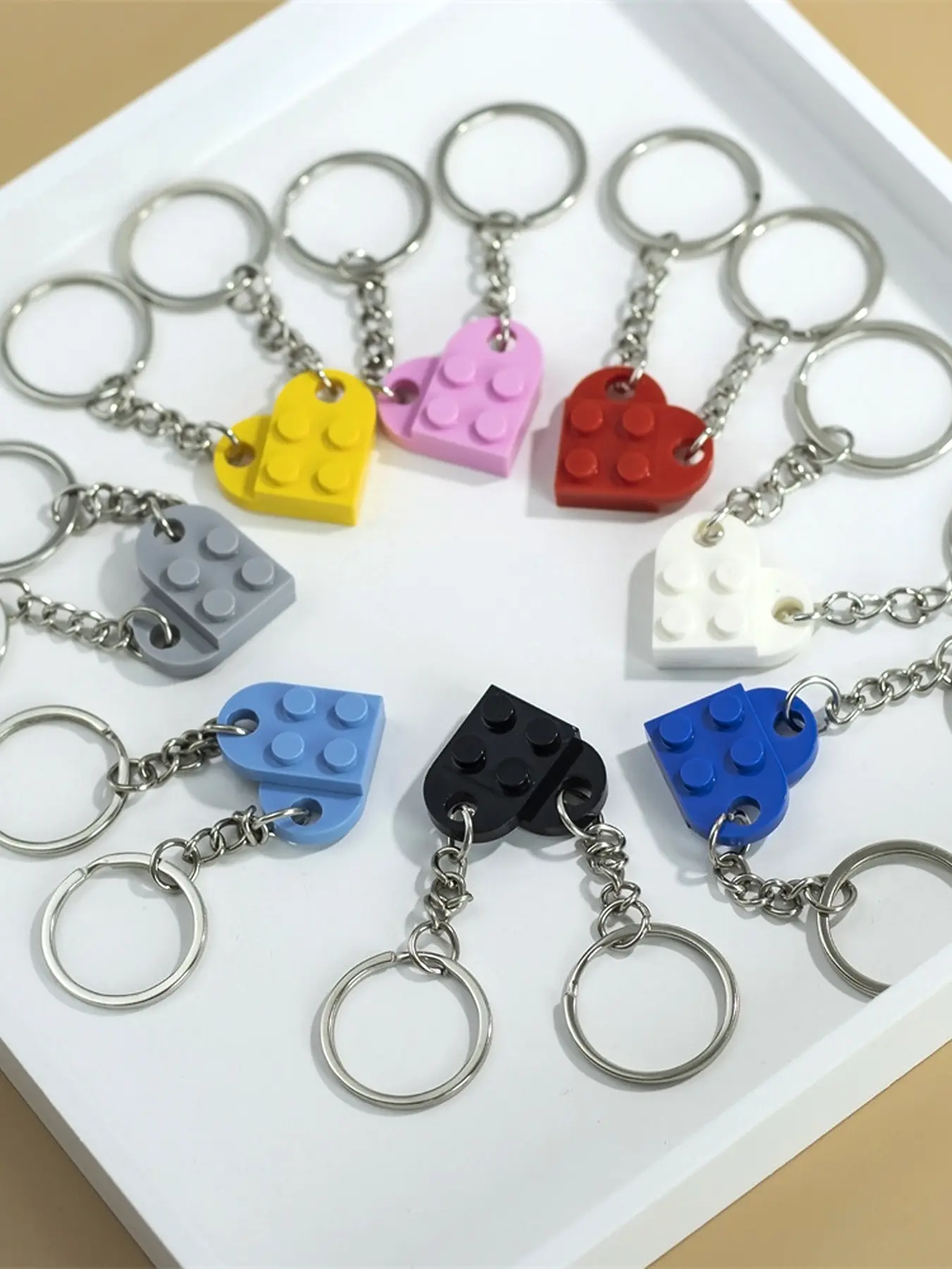 A couple's building block keychain pendant, suitable for daily wear, vacation dates, and other occasions, is also a surprising and exquisite small gift, Cute Keychain, Metal Keychains, Key Rings, Heart Keychains