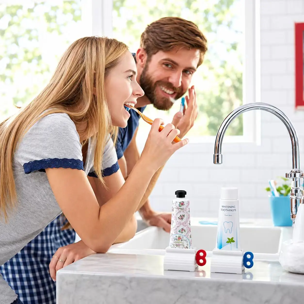 3-Pack PP Toothpaste Tube Squeezer White with Assorted Color Handles 5.5 x 4 x 4 cm Manual Rotating Tube Roller for Toothpaste Cream & Lotion