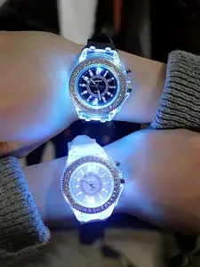 Fashionable Creative Personality Cool Glow-in-the-Dark Rhinestone-Framed Full-Edge Dial Youth Watch for Boys and Girls Silicone Quartz Wristwatch School Supplies Nightclub Party Luminous Analog Watch Modern Trendy Watch