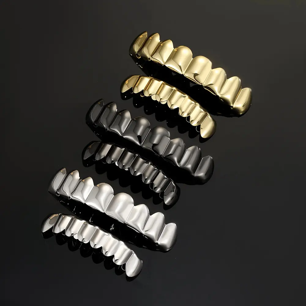 Hip-hop copper 18k grillz, Teeth Grillz decorative accessory, smooth surface with eight lower and eight upper fake teeth