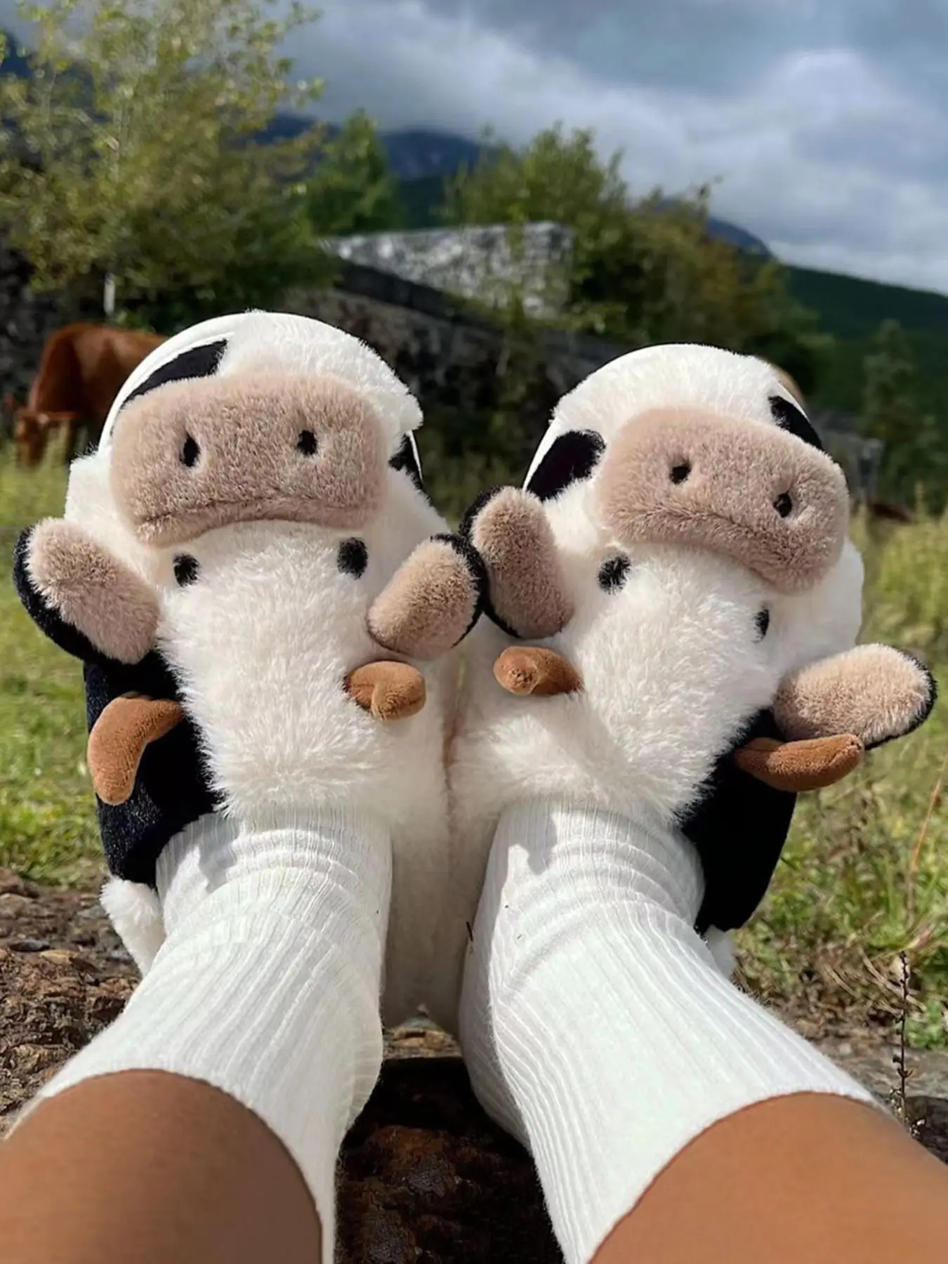 Women's Cute Cozy Fuzzy Plush Cow Slippers, Matching Soft Comfortable Fluffy House Slippers, Warm Slippers for Indoor & Outdoor Use for 2023 Fall & Wi