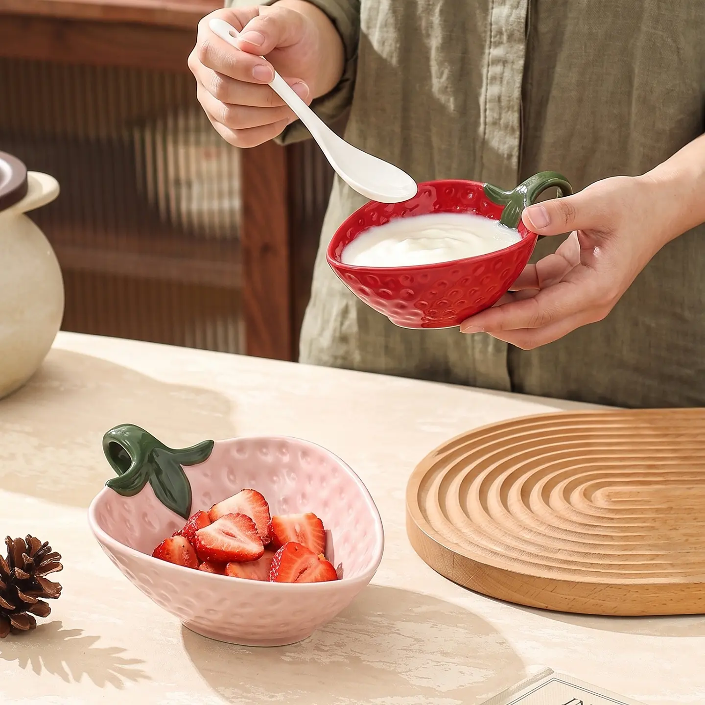 HongDian 2-Pack Strawberry Shaped Ceramic Bowls,5 in Small Bowl & 8 in Handled Bowl,Premium High-Fired Porcelain,Micro Embossed Texture,SGS Tested Underglaze Non Fading,Oven Microwave Dishwasher Sterilizer Safe,Family Friendly,For Dessert,Fruit,Snack
