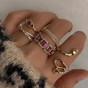 Women's European Fashion Alloy Snake-Shaped CZ-Inlaid Stackable Ring Set, Luxury Crystal, Funky, Colorful Metal, Festival Style, Girlyish Costume Jewelry Accessories, Crystal Rings, Funky Rings