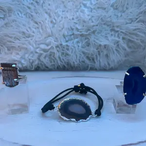 3 Piece Gift Set • Tigers Eye Ring • Royal Blue Agate Ring • Agate Bracelet/Hair Tie • Gift Ideas • Wearable Crystals • Made In Brazil • Gift Ideas • Treat Yo Self • Healing Crystals • High End Crystals • Wearable Crystals