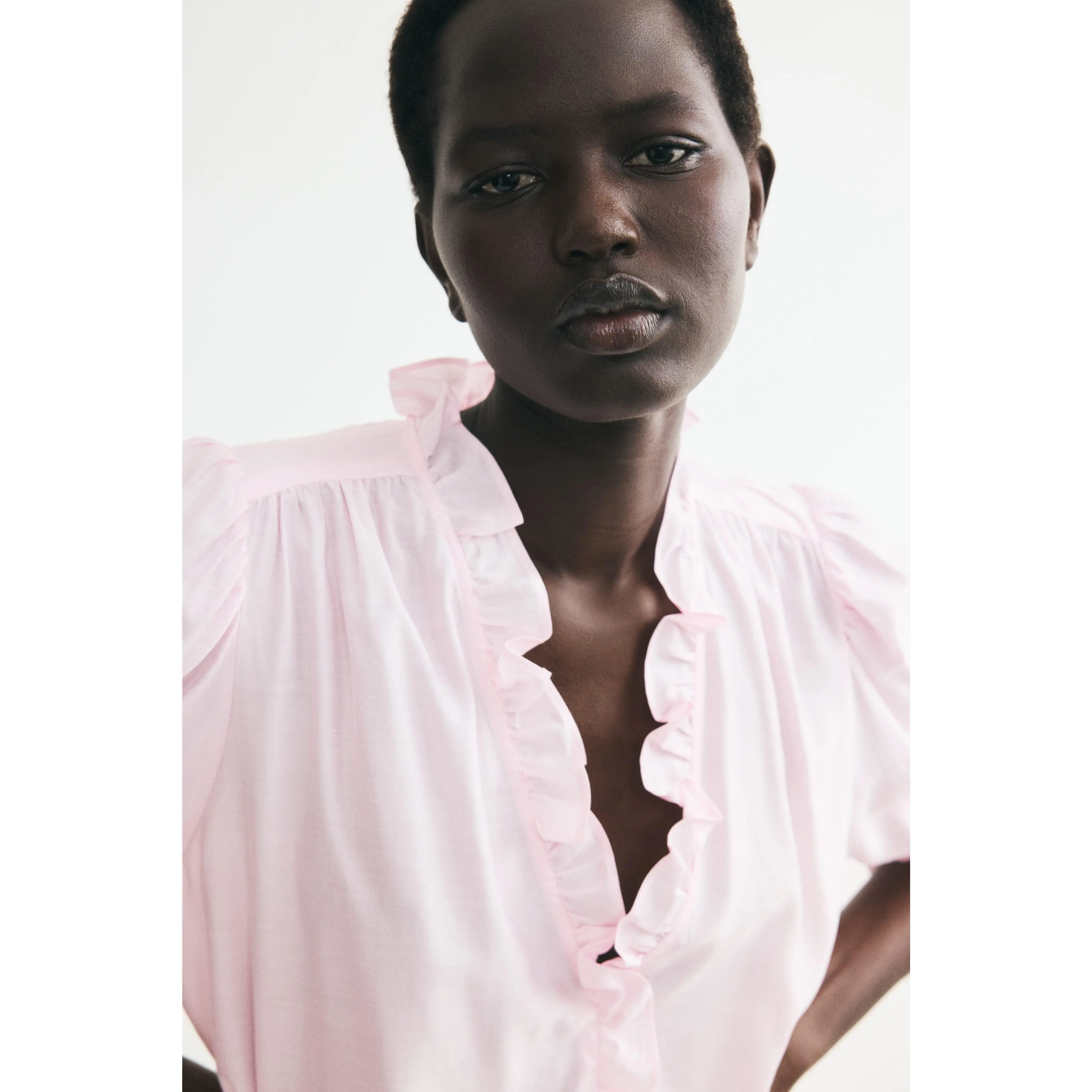 H&M Ruffled puff-sleeved blouse