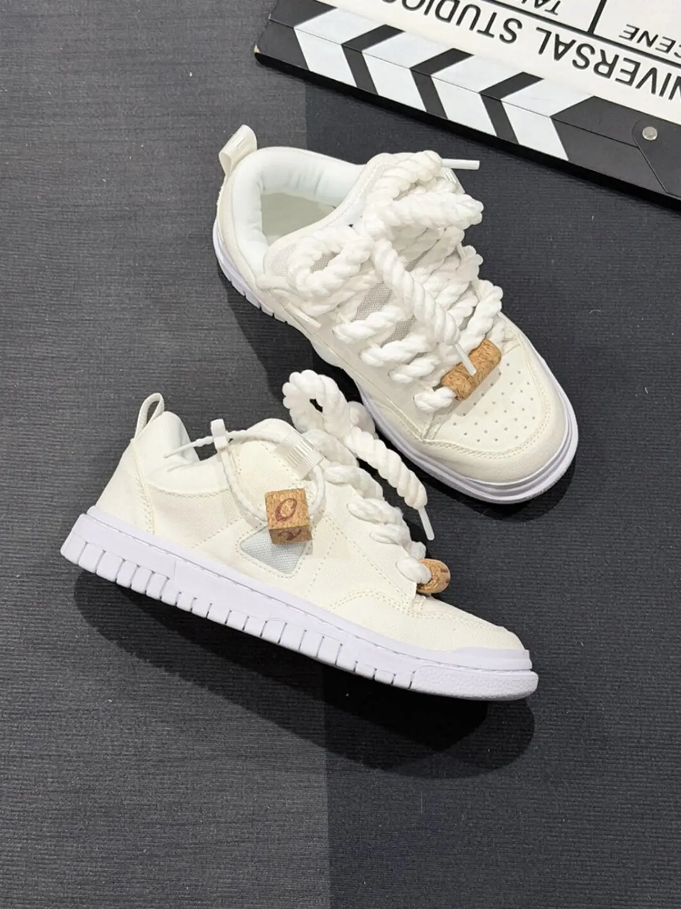 Men's Canvas Shoes, Fashionable Solid Low Top Sneakers Walking Shoes, Casual Round Toe Flatforms, Durable Rubber Sole, All Seasons Wear, Sports Shoes