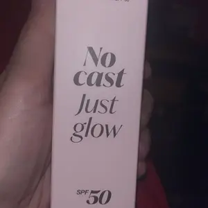 Product Review of [NEW] [medicube] No Cast Just Glow Collagen Sunscreen | SPF 50 Broad Spectrum Face Sunscreen | Lightweight, Non-Sticky, Hydrating Formula | No White Cast or Residue | Peptide, Cica for Soothing & Natural Glow from E**a 💚**