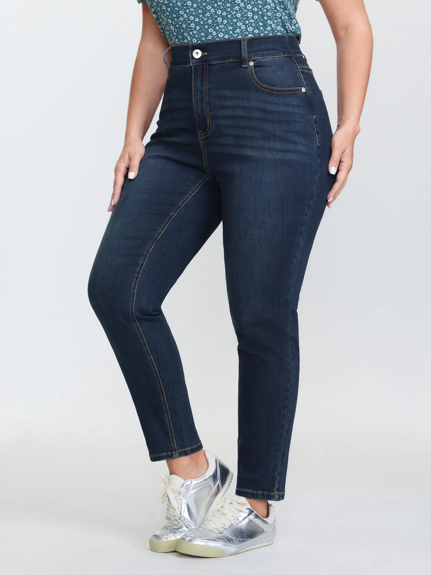 BloomChic Plus Size Jeans in a Mid-Rise Boyfriend Fit, Magic Stretch Cotton Blend with Tummy Control and Pockets, Stretch Jeans, Curvy-Friendly Jeans