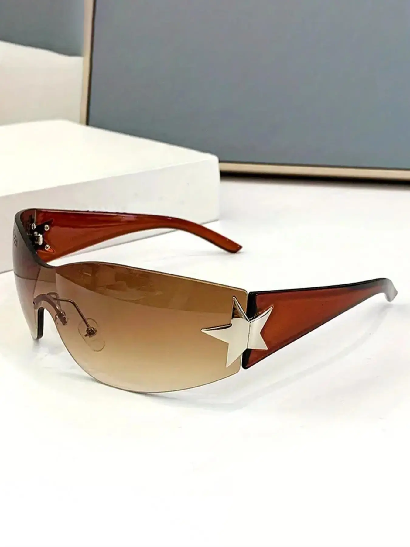 Y2K Star Design Wrap Frame Sunglasses, Preppy Style Clay Brown Gradient Sunglasses for Women, Summer Trendy Sunglasses for Outdoor Activities, Casual Stylish Glasses, Fashion Glasses, Trendy Beach Eyewear, Trendy Fashion Shades