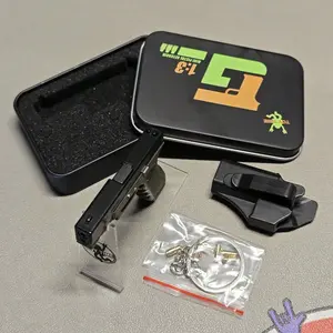 Alloy G17 Keychain Set 1:3 Scale Realistic Movable Trigger Boxed G17 Gun Keychain With Holster Stand Military Style Accessory For Backpacks