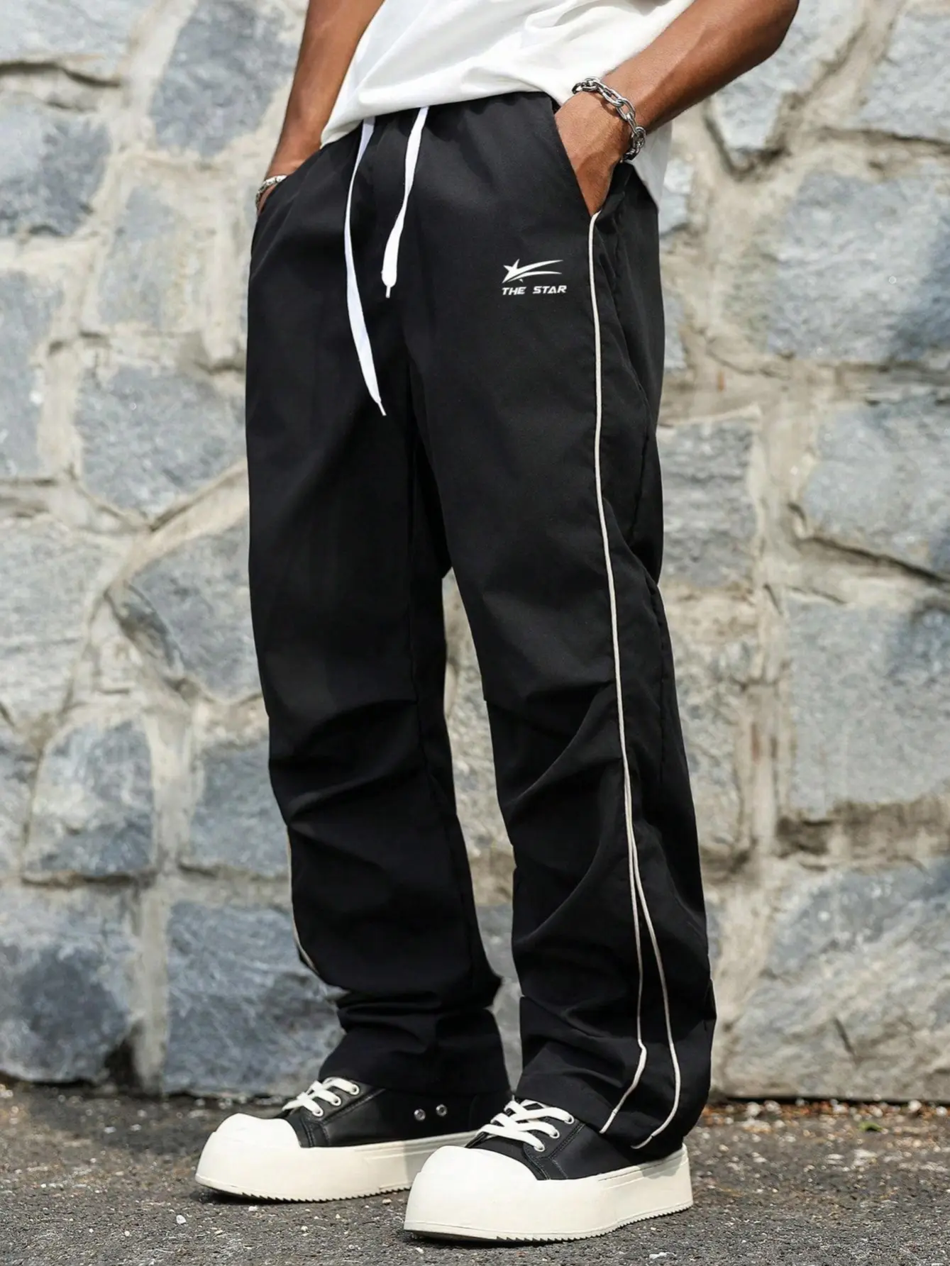 Men's Tactical Full-Length Loose-Fit Pants, Menswear Casual Bottoms with Front Star Print, Contrast Stripes, Reinforced Waist Pocket, Leg Seams, White Drawcord, Polyester, Shape-Retentive, Anti-Wrinkle, Light Wind-Resistant, Solid Black, Machine Washable,