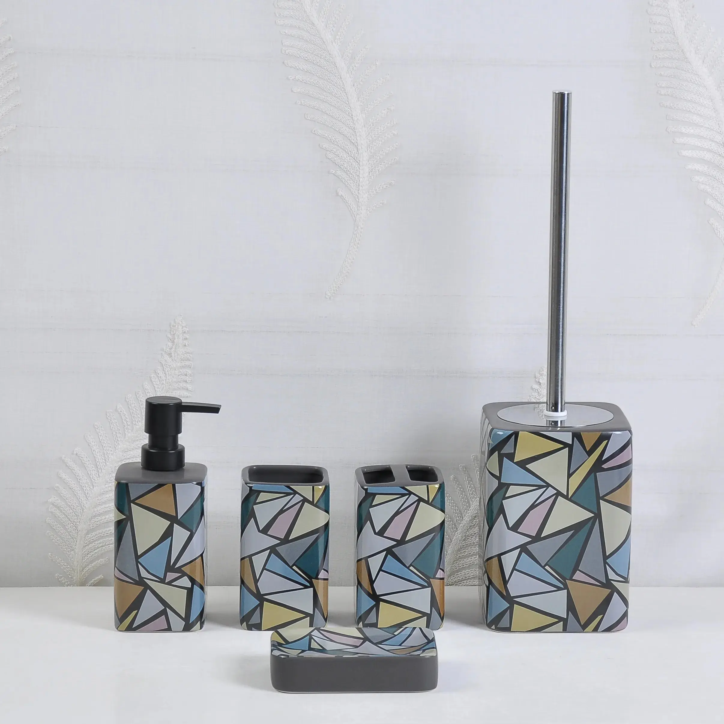 Blue 3-Piece Resin Bathroom Accessory Set - Retro Blue Geometric Design, Unique Mosaic Pattern, Soap Dispenser, Toothbrush Holder, Toilet Brush Holder to Add a Touch of Elegance and Elevate Your Bathroom, Modern