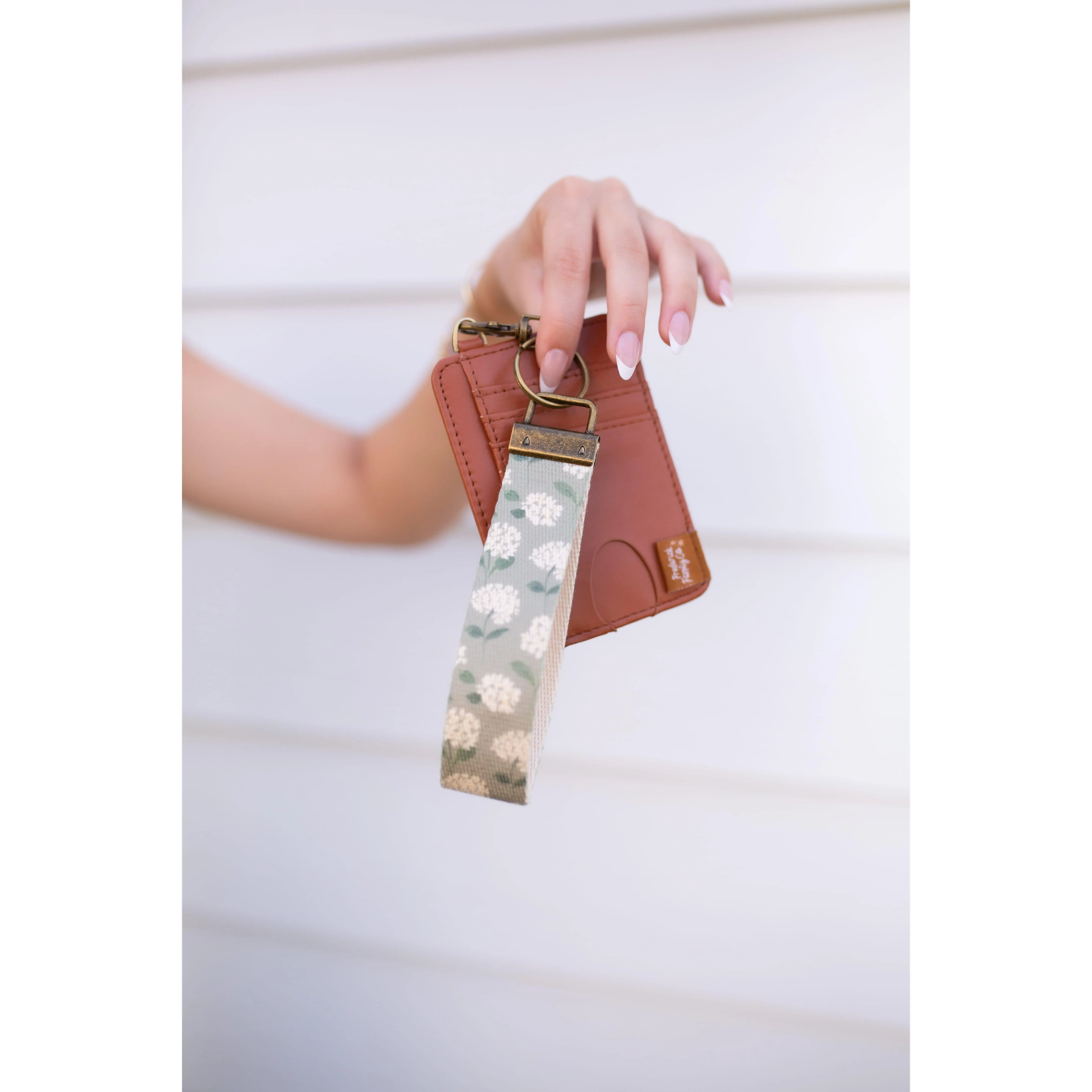 Card Holder Keychain Wallet with Wrist Lanyard, Faux Leather Compact Card Holder, Stylish Keychain Wallet for Women