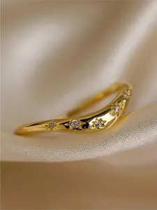 1pcs Simple and Stylish Elegant Arc-shaped Square Zirconia Star Ring, Suitable for Daily Date Wear. It Is An Ideal Choice for Valentine's Day, Anniversary, Wedding or As A Jewelry Gift. This Is A Promise Ring Showcasing The Lady's Charm.