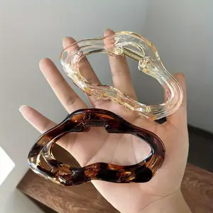 Elegant Large Hair Clip for Women - Stylish Shark Clip Design with Non-slip Grip Perfect for thick curly hair, a statement hair accessory that combines functionality and fashion