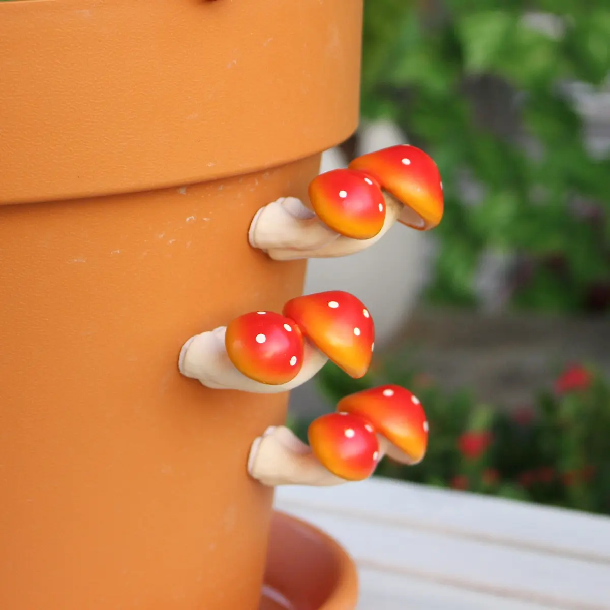 3pcs Realistic Mushroom Resin Statue Decorative Stickers, Multi-Use for Refrigerator Magnets, Wall and Flower Pot Decoration