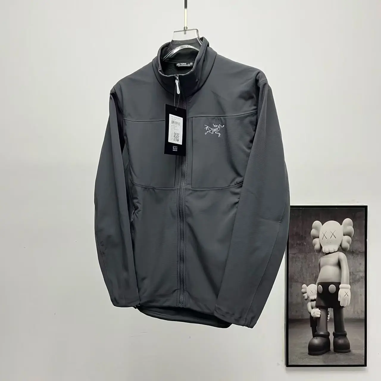 Wind & Water Resistant Slim Softshell Coat Lightweight For Hiking Running Travel