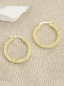 A Pair of Retro Bohemian Braided Earrings with Braid Motif Made Golden, Braid, Tote Leather Look Earrings, Suitable for Wearing on All Occasions, A Perfect Holiday Gift