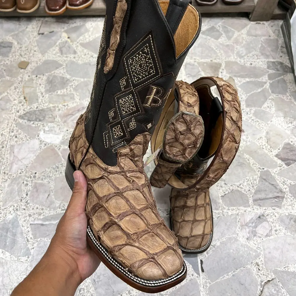 GENUINE LEATHER BOOTS FOR MEN WITH BELT.