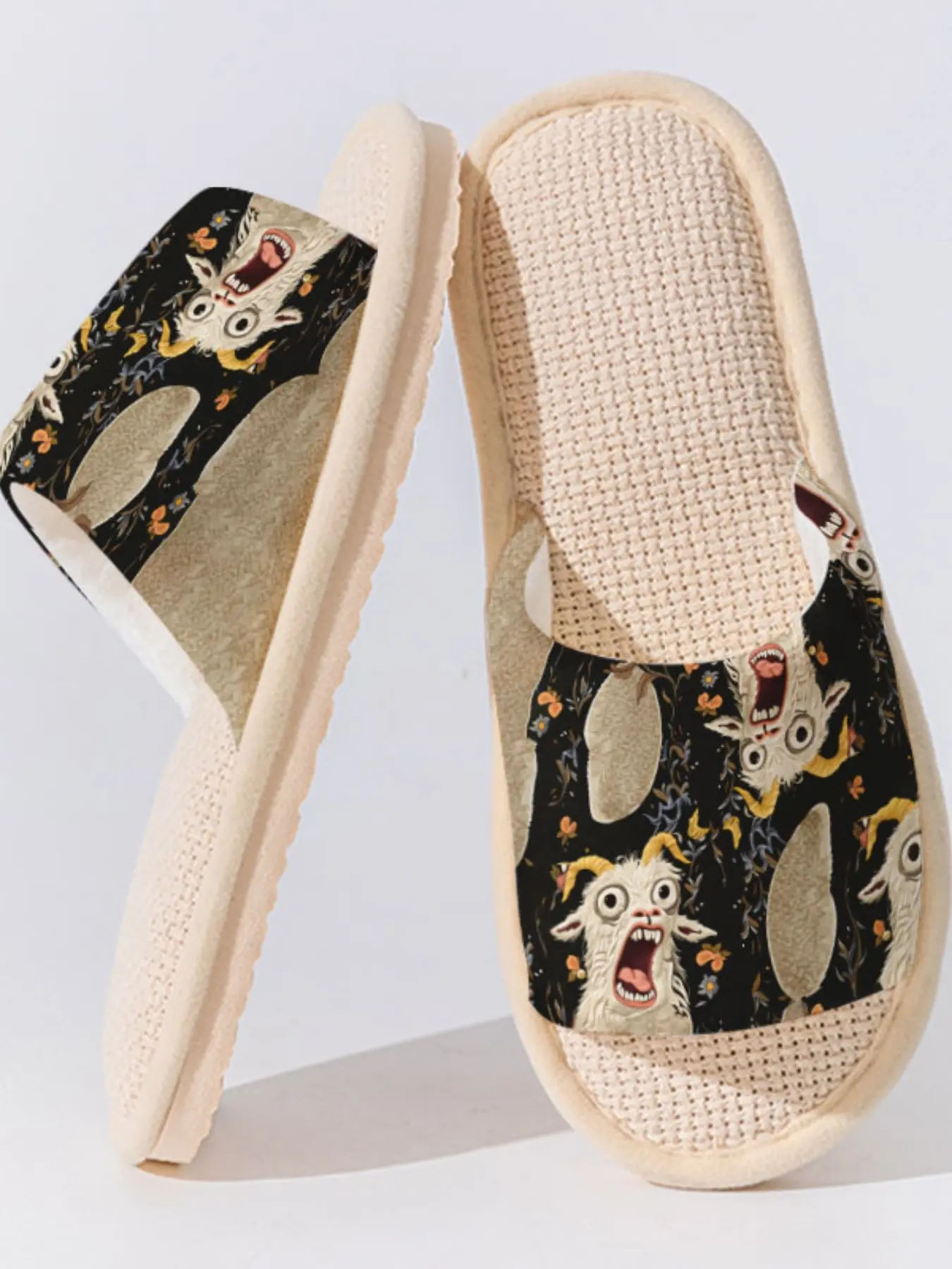 Crazy Goat Print Fun & Breathable 1 Pair Linen Slippers, Non-slip Lightweight Cozy All Season Home Shoes for Women Men Family Daily Guest Wear