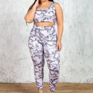 Grey Camouflage Curvy 2-Piece Workout Outfit - Stylish Sports Bra and Leggings Set for Plus-Size Fitness - Curvy 2-Piece Workout Outfit - Comfortable Athletic Outfit - Stylish Fitness Wear -Gym-Ready Curvy Outfit