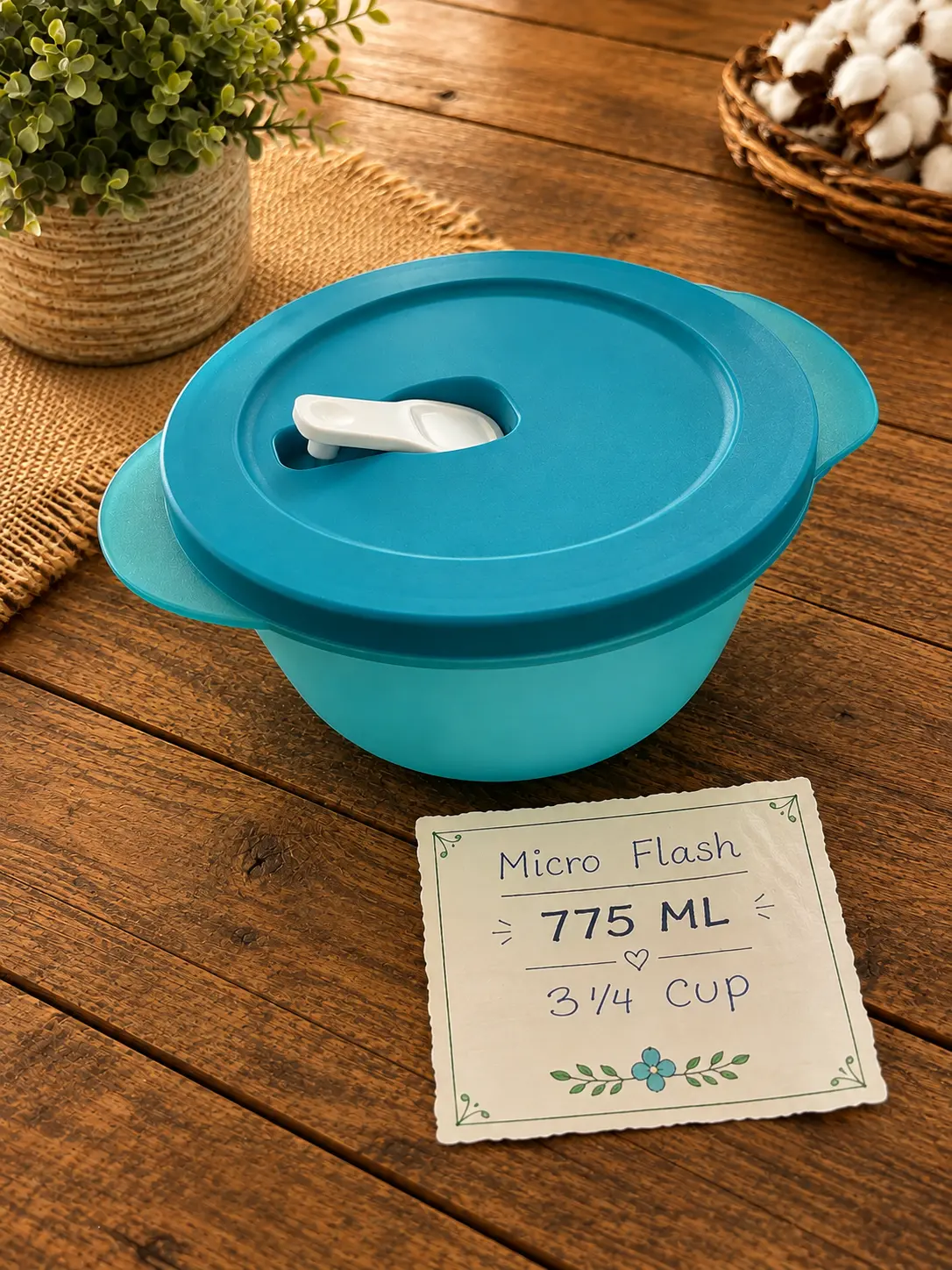 775 mL Microwave-Safe Food Container with Vented Lid, Reusable Plastic Bowl for Meal Prep, Lunch and Leftovers, Turquoise