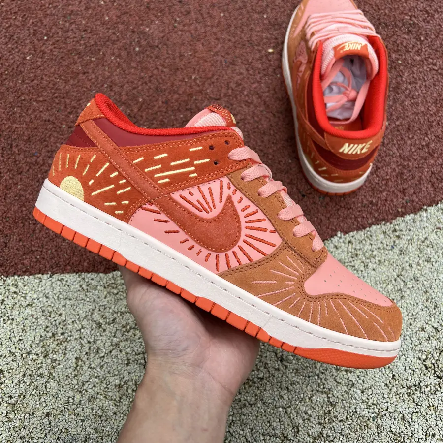 Dirty Orange Pink Color Block Suede Low Top Skate Shoes, Embroidery Sunrise Pattern Flat Casual Sneakers Men Women Streetwear Retro Skate Trainers Trend Daily Footwear