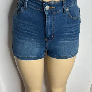 Woman short jean pen
