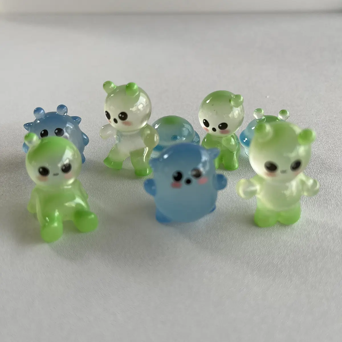 Mini 8pcs Alien Creature Set - Sci-Fi Display Figurines, Collectible ...